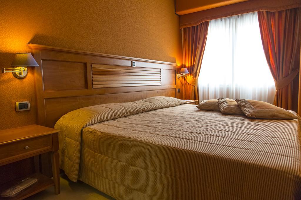 Hotel Futura Centro Congressi Νάπολη Εξωτερικό φωτογραφία