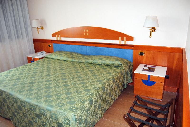 Hotel Futura Centro Congressi Νάπολη Εξωτερικό φωτογραφία